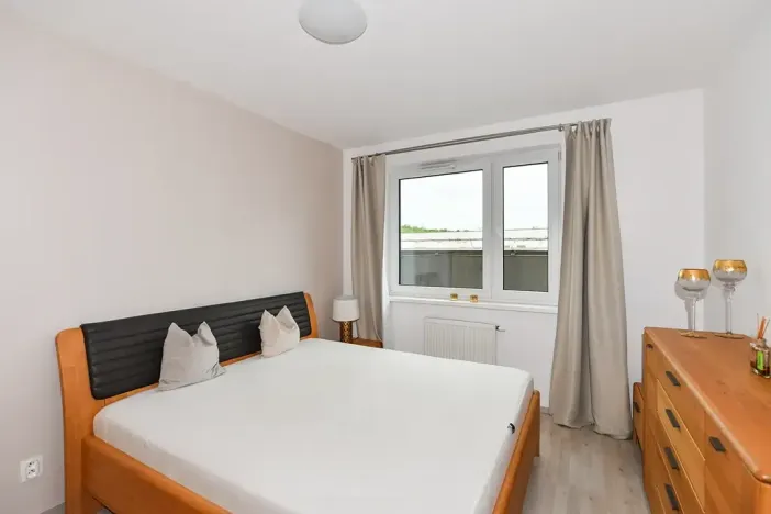 Pronájem bytu 3+kk, Praha - Vysočany, Strnadových, 78 m2