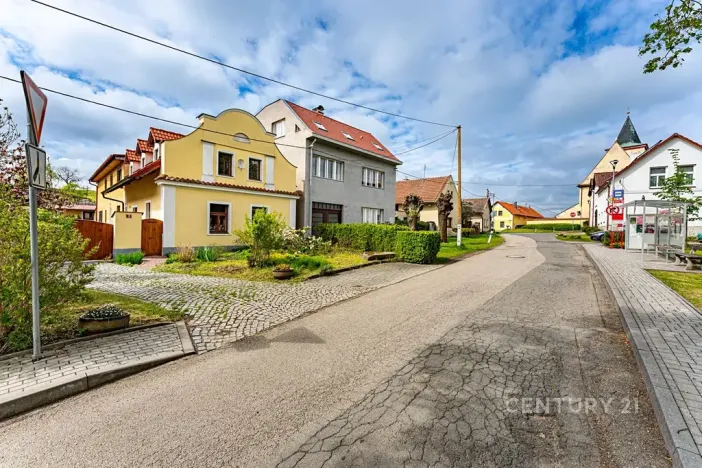 Prodej rodinného domu, Hrusice, Náves, 245 m2