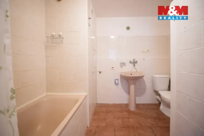 Pronájem bytu 2+kk, Hradec Králové - Třebeš, třída Edvarda Beneše, 50 m2