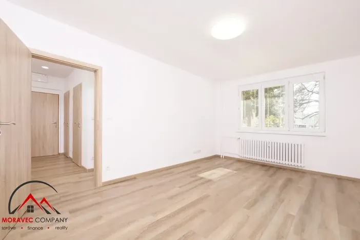 Pronájem bytu 1+1, Krnov, Seifertova, 36 m2