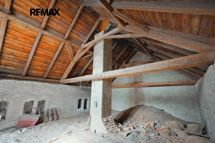 Prodej atypického bytu, Lošany, 191 m2