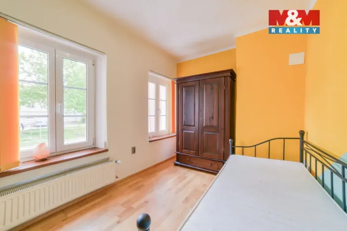 Prodej bytu 3+1, Cheb, Hradební, 56 m2