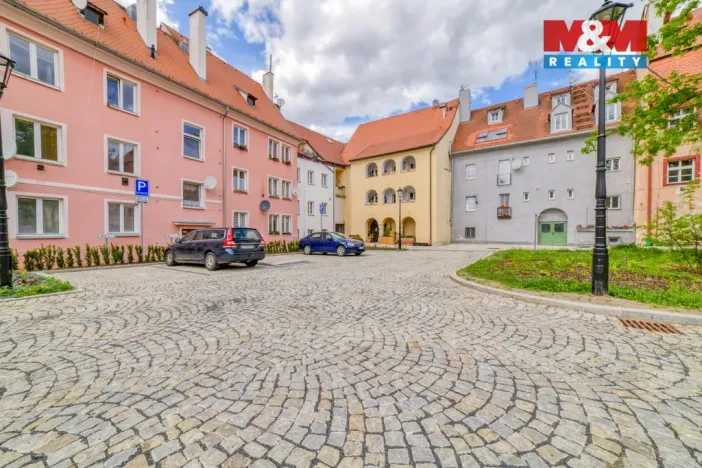 Prodej bytu 3+1, Cheb, Hradební, 56 m2