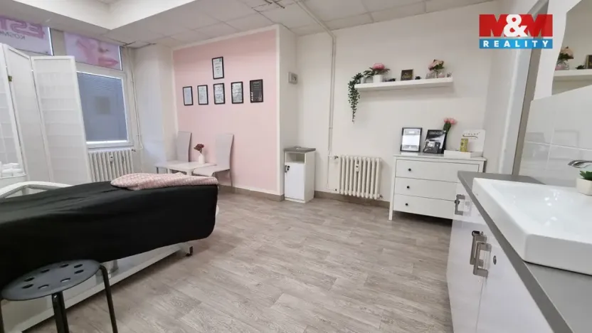 Pronájem obchodního prostoru, Český Těšín, Kysucká, 28 m2