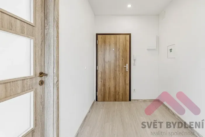 Pronájem bytu 1+kk, Praha - Hloubětín, Pokorného, 34 m2