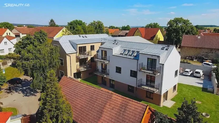 Prodej bytu 5+kk, Praha - Holyně, náměstí Pod lípou, 152 m2