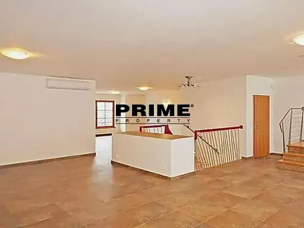 Pronájem rodinného domu, Praha - Střešovice, Nad hradním vodojemem, 350 m2