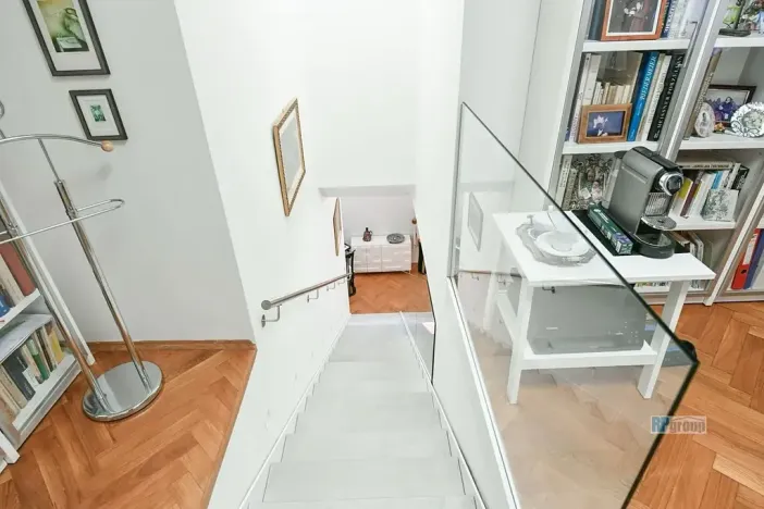 Prodej atypického bytu, Praha - Josefov, Valentinská, 108 m2