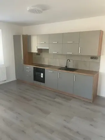 Dražba bytu 4+kk, Broumov, Husova, 98 m2