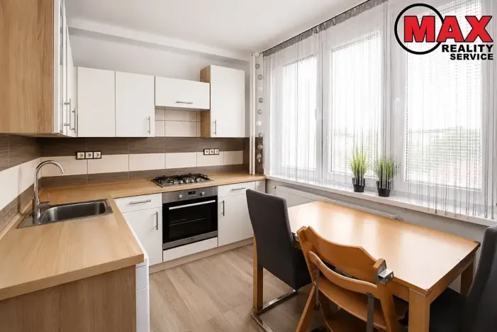 Prodej bytu 2+1, Plzeň, Zábělská, 52 m2