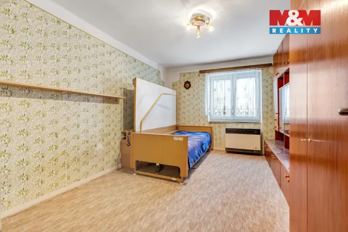 Prodej bytu 3+1, Králův Dvůr, Pod Hájem, 63 m2