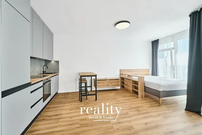 Pronájem bytu 1+kk, Znojmo, Jarošova, 37 m2