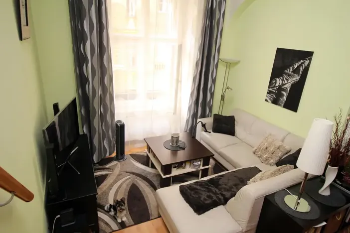 Pronájem bytu 1+1, Praha - Smíchov, Na Valentince, 45 m2