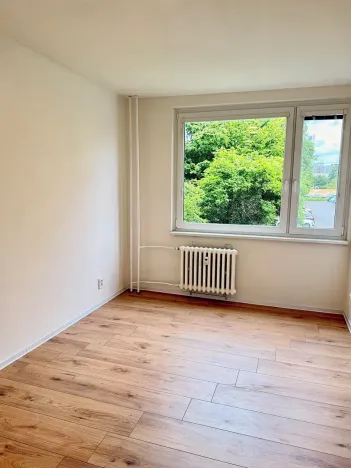 Pronájem bytu 3+1, Praha - Troja, Svídnická, 70 m2