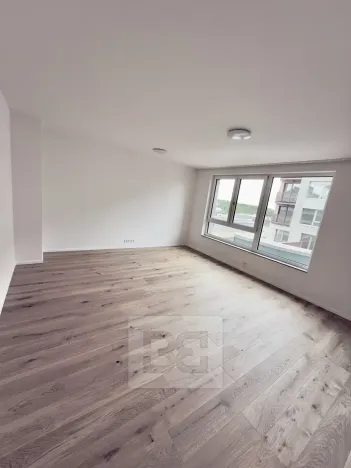 Pronájem bytu 1+kk, Praha - Radlice, U Komína, 37 m2