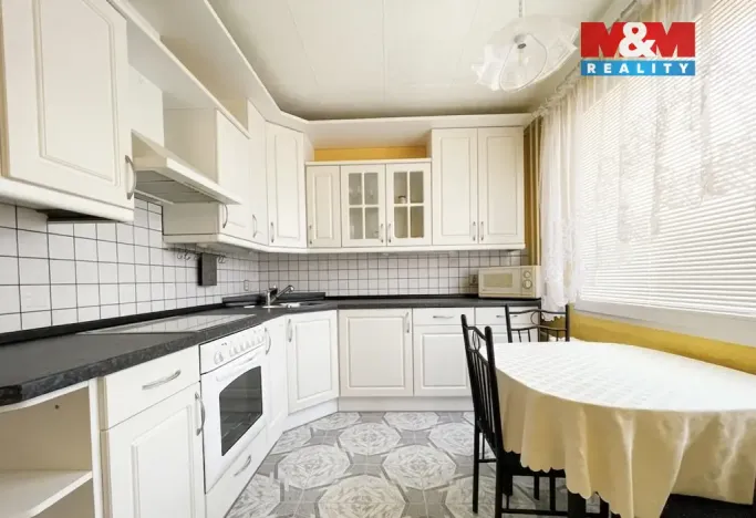Prodej bytu 2+1, Chomutov, Holešická, 62 m2