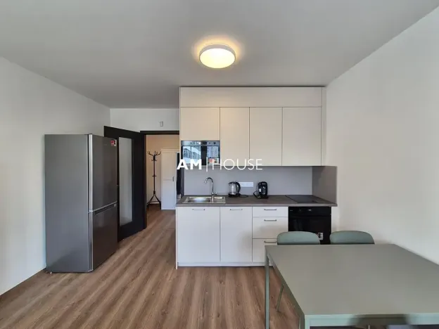 Pronájem bytu 1+kk, Praha - Vysočany, Poděbradská, 35 m2
