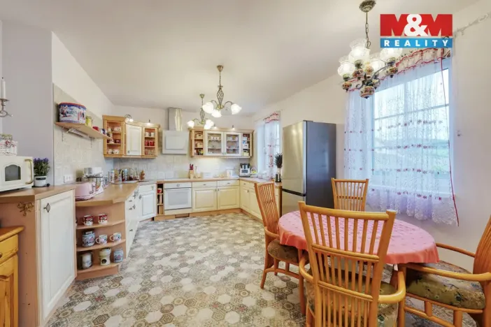 Prodej rodinného domu, Strážov, 359 m2