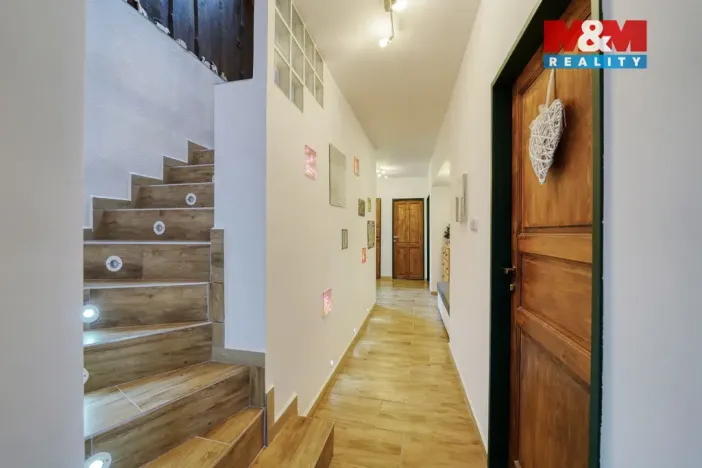 Prodej rodinného domu, Strážov, 359 m2