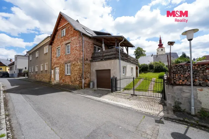 Prodej rodinného domu, Strážov, 359 m2