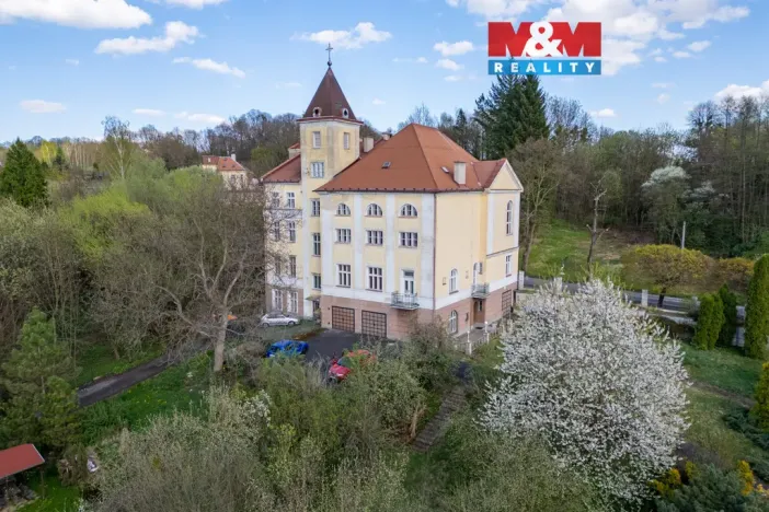 Prodej atypického bytu, Orlová - Město, Fr. Palackého, 140 m2