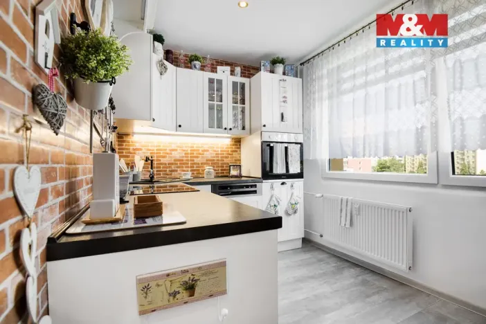 Prodej bytu 2+1, Chomutov, Holešická, 62 m2