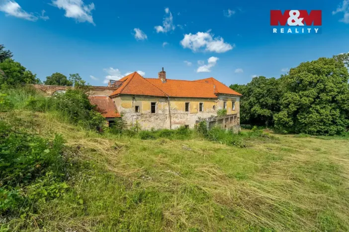 Prodej historického objektu, Zvoleněves, 5000 m2