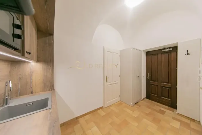 Pronájem bytu 1+1, Olomouc, Šemberova, 30 m2