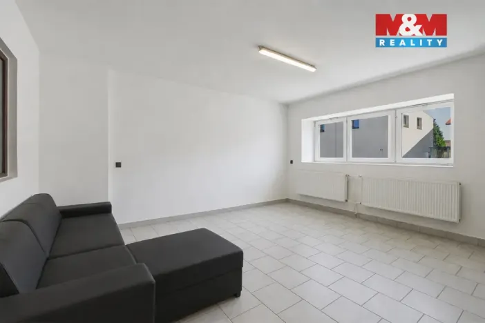 Prodej obchodního prostoru, Veltěže, 178 m2