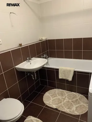 Pronájem bytu 1+kk, Kladno, Jaroslava Holečka, 34 m2