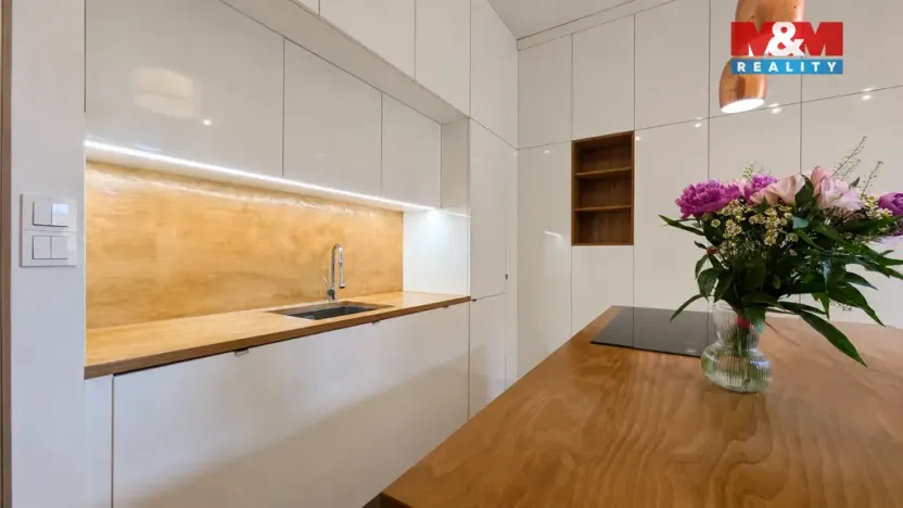 Pronájem bytu 1+kk, Praha - Holešovice, Šimáčkova, 35 m2