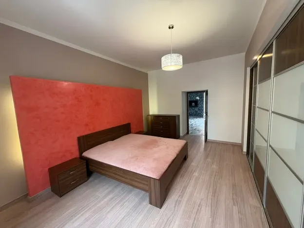 Prodej bytu 3+1, Jičín, Komenského náměstí, 86 m2