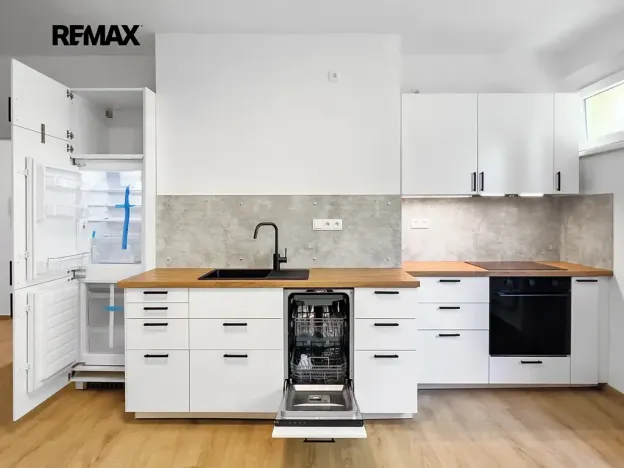 Pronájem bytu 1+kk, Praha - Břevnov, Patočkova, 31 m2