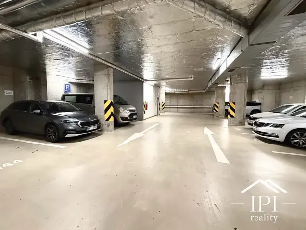 Pronájem garážového stání, Praha - Michle, V dolině, 19 m2
