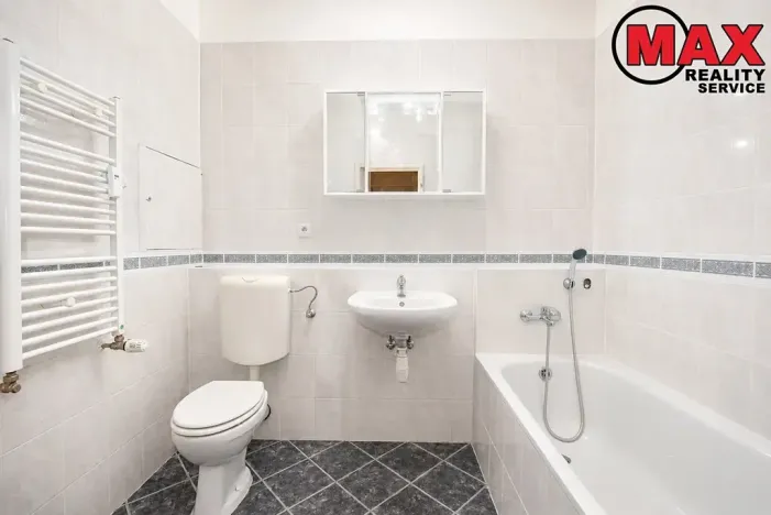 Pronájem bytu 1+kk, Praha - Troja, Hnězdenská, 36 m2