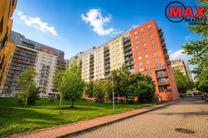 Pronájem bytu 1+kk, Praha - Troja, Hnězdenská, 36 m2