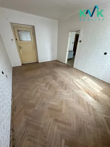 Prodej bytu 2+1, Karlovy Vary, Nejdecká, 55 m2