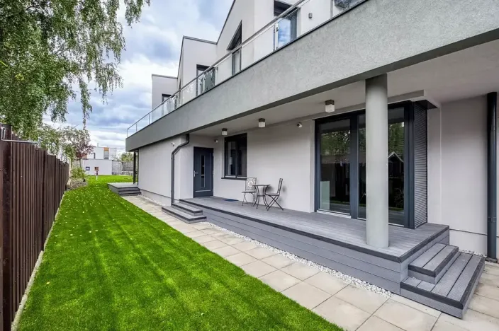 Prodej vily, Praha - Dolní Měcholupy, Na návsi, 392 m2
