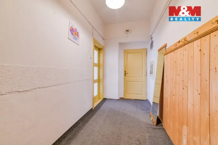 Prodej bytu 1+1, Cheb, Hviezdoslavovo náměstí, 38 m2