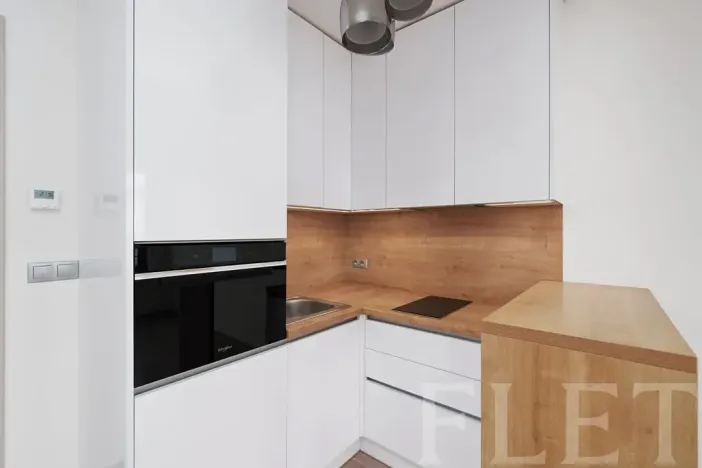 Pronájem bytu 1+kk, Praha - Vysočany, Bassova, 28 m2