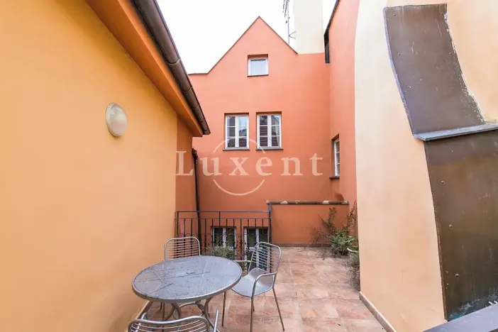 Pronájem bytu 2+kk, Praha - Malá Strana, Mostecká, 50 m2