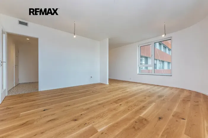 Pronájem bytu 1+kk, Praha - Radlice, U Komína, 37 m2