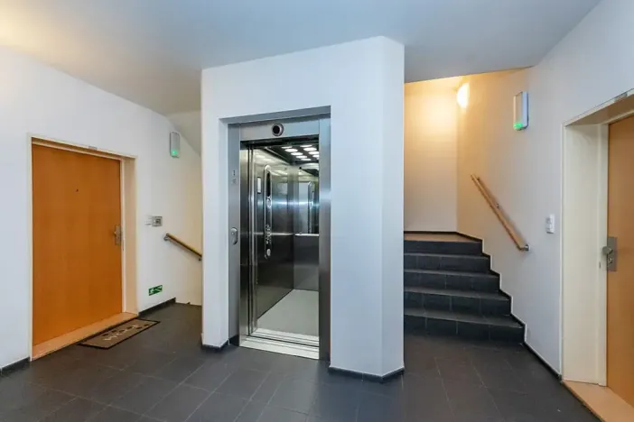 Pronájem bytu 3+kk, Praha - Žižkov, Pod kapličkou, 67 m2