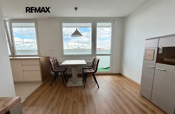 Pronájem bytu 3+kk, Praha - Strašnice, Gutova, 67 m2