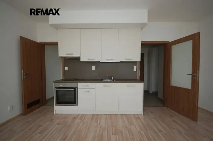Prodej bytu 1+kk, Velký Osek, U hřiště, 33 m2