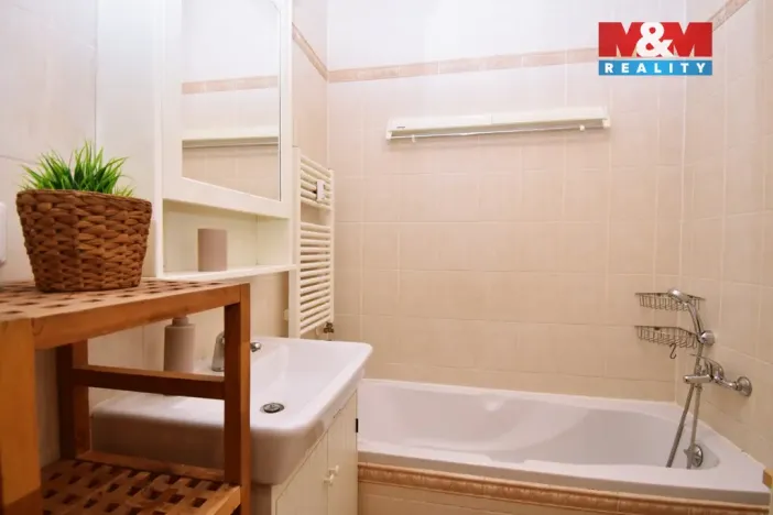 Pronájem bytu 2+kk, Praha - Dolní Chabry, Spořická, 55 m2