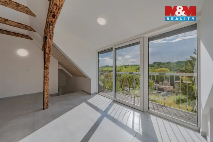 Prodej bytu 4+kk, Krhová, Hlavní, 81 m2