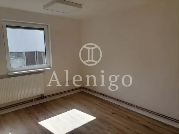 Pronájem kanceláře, Praha - Háje, Matúškova, 110 m2