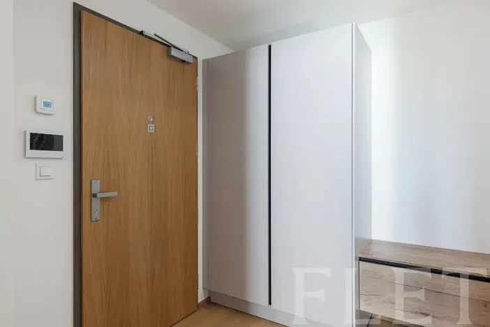 Pronájem bytu 1+kk, Praha - Hrdlořezy, V třešňovce, 36 m2