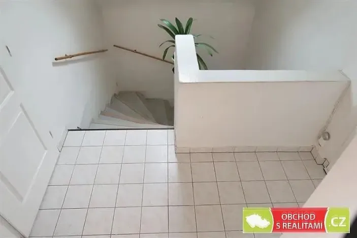 Pronájem bytu 2+kk, Praha, Nad Rohatci, 43 m2